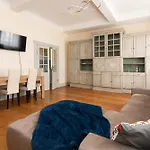 Next To The Old Town Square By Kings * Cracovie