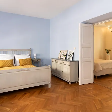 Next To The Old Town Square By Kings Apartment Krakau